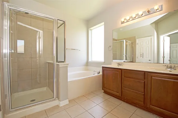 $2,400 | 6800 Cromarty Lane, Austin, TX 78754