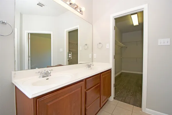 $2,400 | 6800 Cromarty Lane, Austin, TX 78754