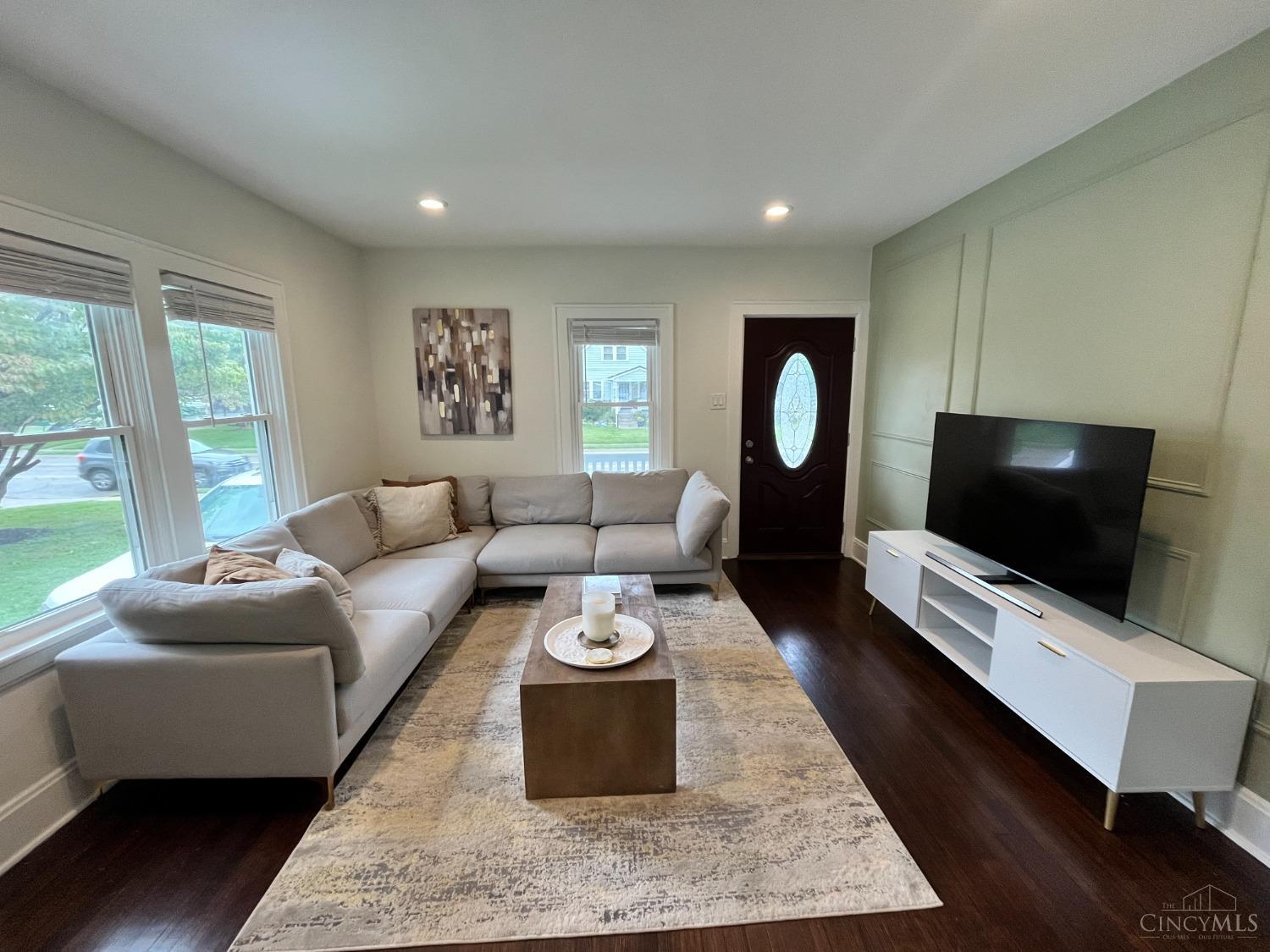 3722 Watterson Road Fairfax, OH 45227 - Photo 4 of 18