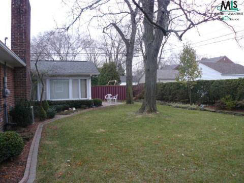 431 Lexington Road Grosse Pointe, MI 48236 - Photo 9 of 9 531761-8.JPG