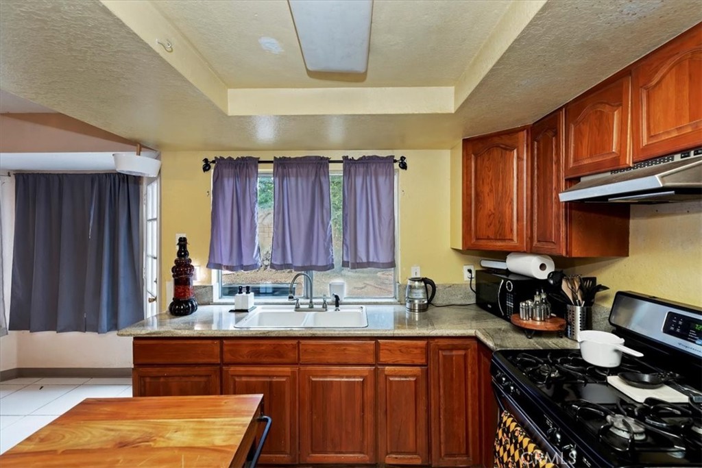 156 South Loretta Street Rialto, CA 92376 - Photo 16 of 31