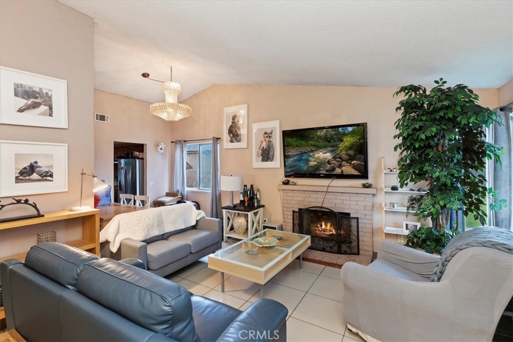 156 South Loretta Street Rialto, CA 92376 - Photo 7 of 31