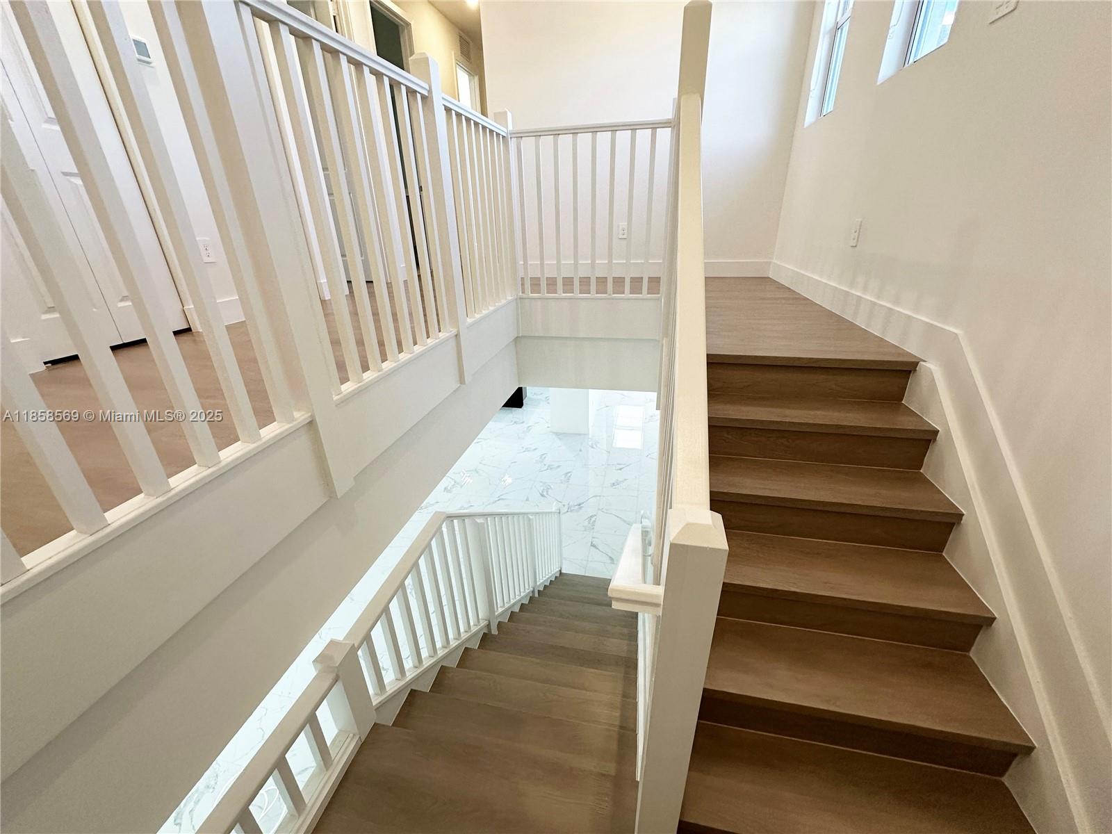 4255 Southwest 123rd Terrace Davie, FL 33330 - Photo 15 of 36