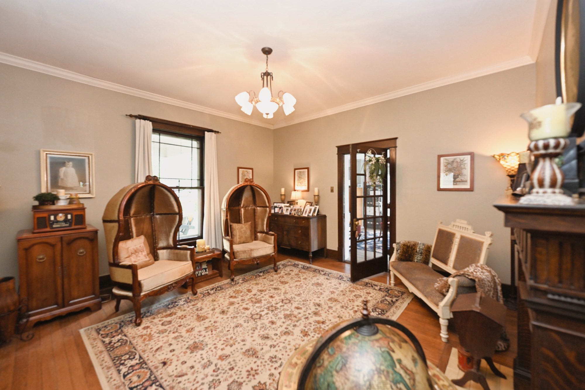 655 East Main Street Gallatin, TN 37066 - Photo 11 of 84 a view of a livingroom with furniture and a workspace