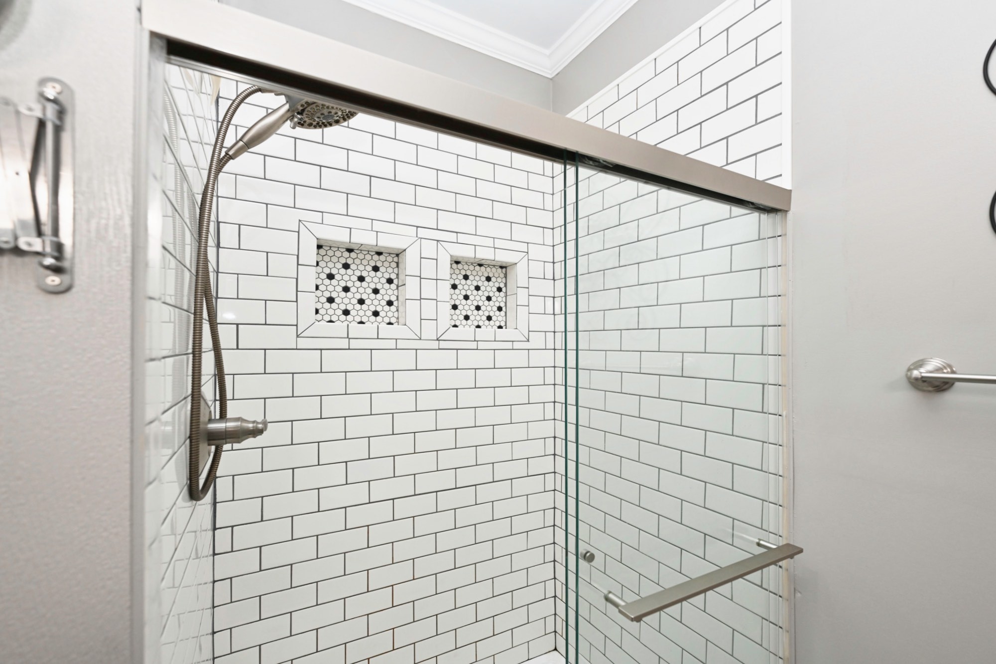 655 East Main Street Gallatin, TN 37066 - Photo 34 of 84 a bathroom with a shower
