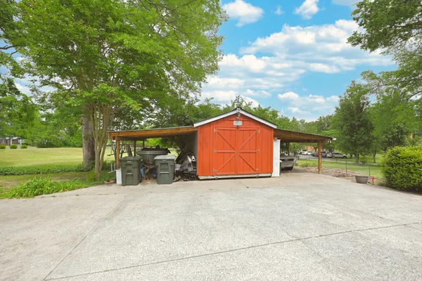 $799,900 | 655 East Main Street, Gallatin, TN 37066