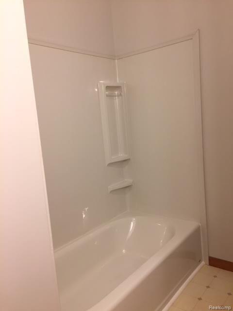 5187 Coldwater Road Lapeer, MI 48446 - Photo 13 of 28 10.jpg
