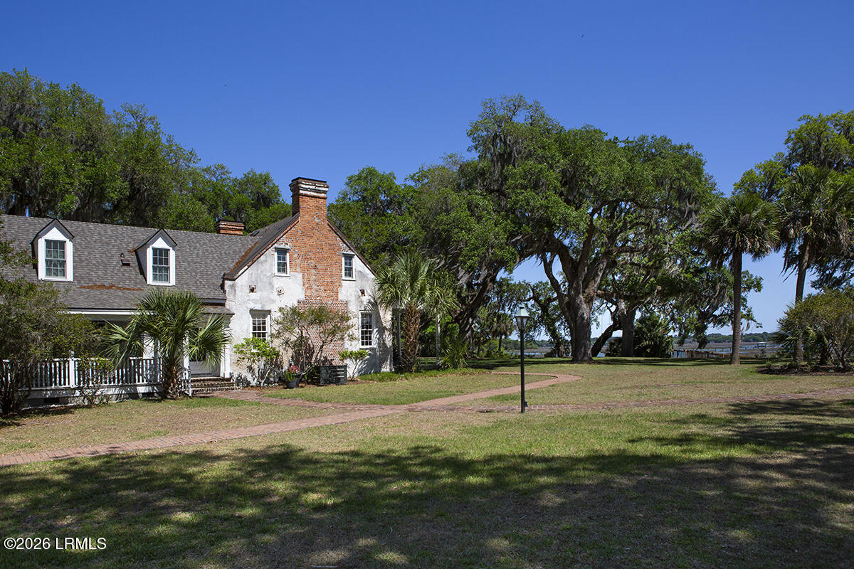 98 Gautier Place Beaufort, SC 29902 - Photo 14 of 24 Side view of Historic Retreat House