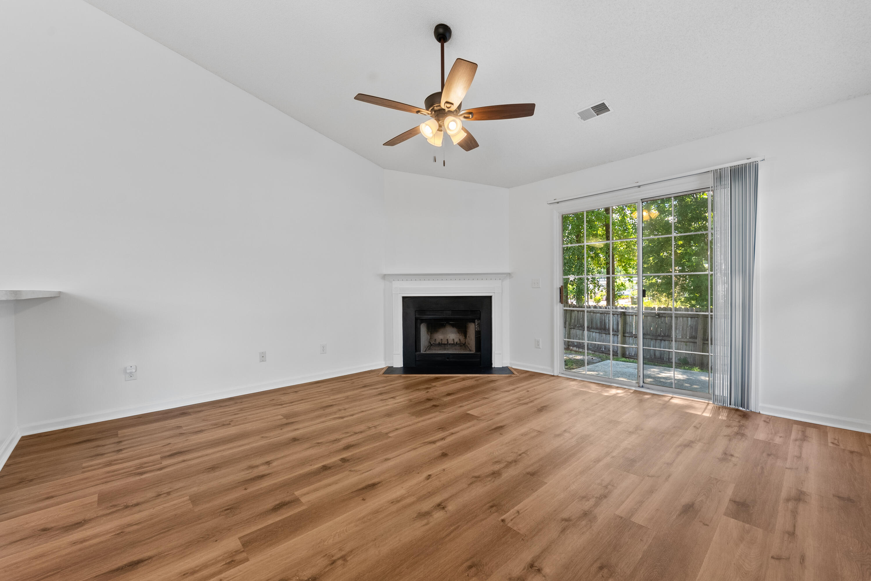 146 2 Pond Loop Ladson, SC 29456 - Photo 19 of 45 Living