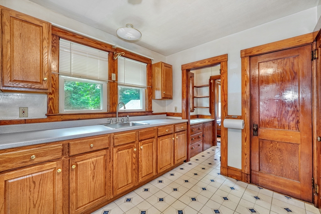 19 Hillside Road Dedham, MA 02026 - Photo 13 of 41 Gallery Image 13