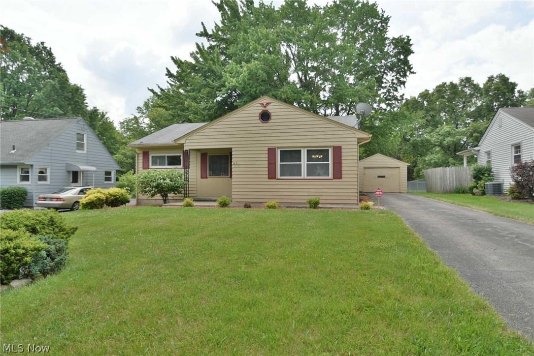 3431 Kirk Road Youngstown, OH 44511 - Photo 3 of 15 Gallery Image 3