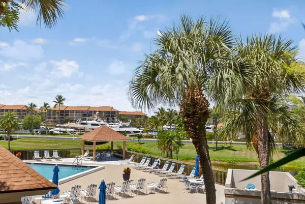 $545,000 | 601 Seafarer Circle, Unit 201, Jupiter, FL 33477