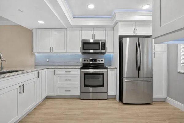 $545,000 | 601 Seafarer Circle, Unit 201, Jupiter, FL 33477