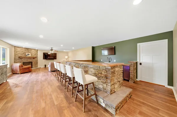 $625,000 | 563 Elins Lake Road, Cambridge, MN 55008