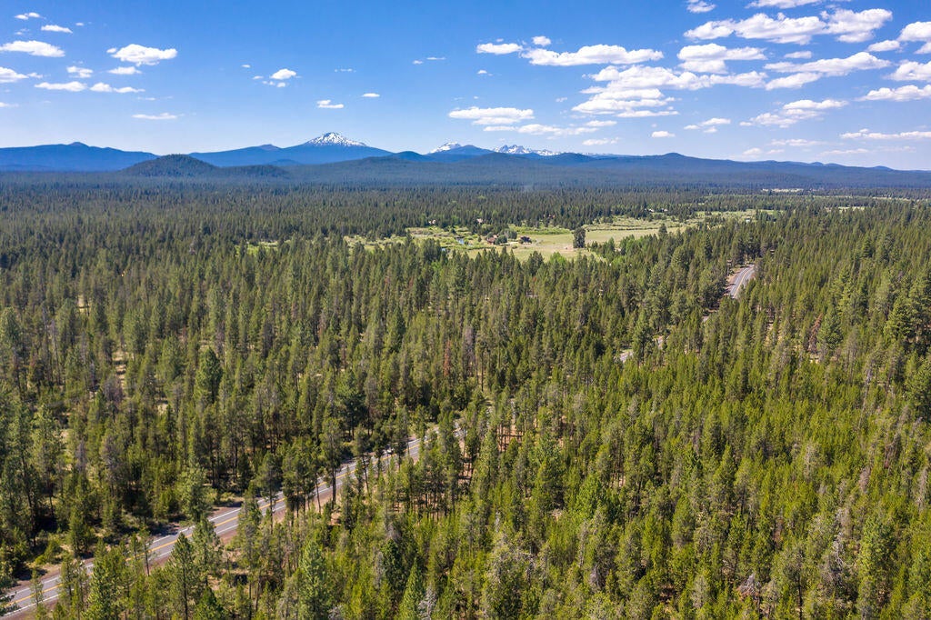 17605 Vandevert Road Bend, OR 97707 - Photo 19 of 34 19