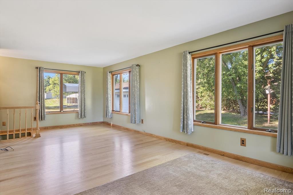 1202 Garden Road Milford, MI 48381 - Photo 8 of 54 Gallery Image 8