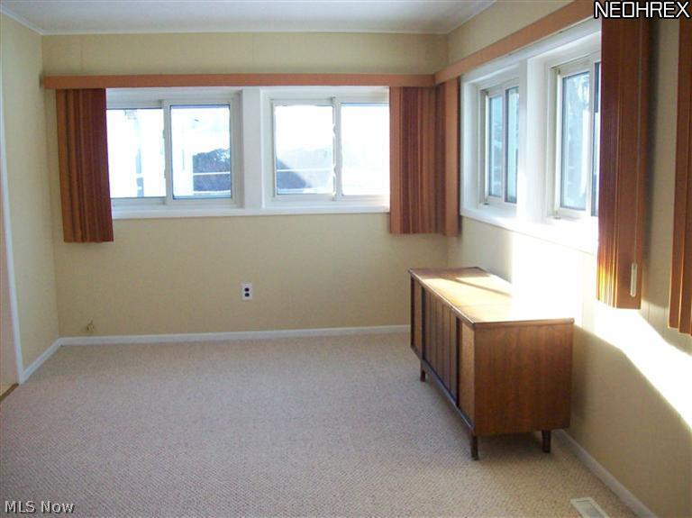 24245 Randolph Road Bedford Heights, OH 44146 - Photo 10 of 21 Family Room
