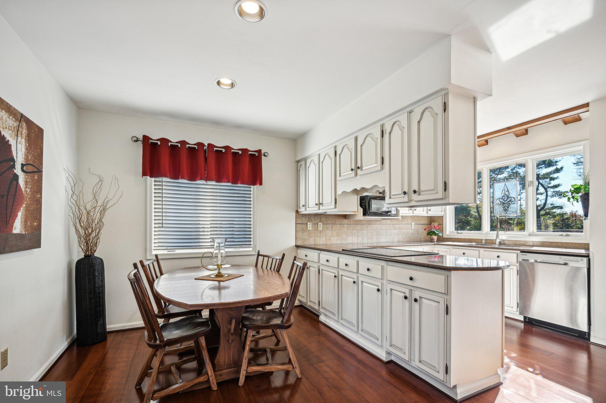8 Kent Drive Hockessin, DE 19707 - Photo 12 of 62 Kitchen