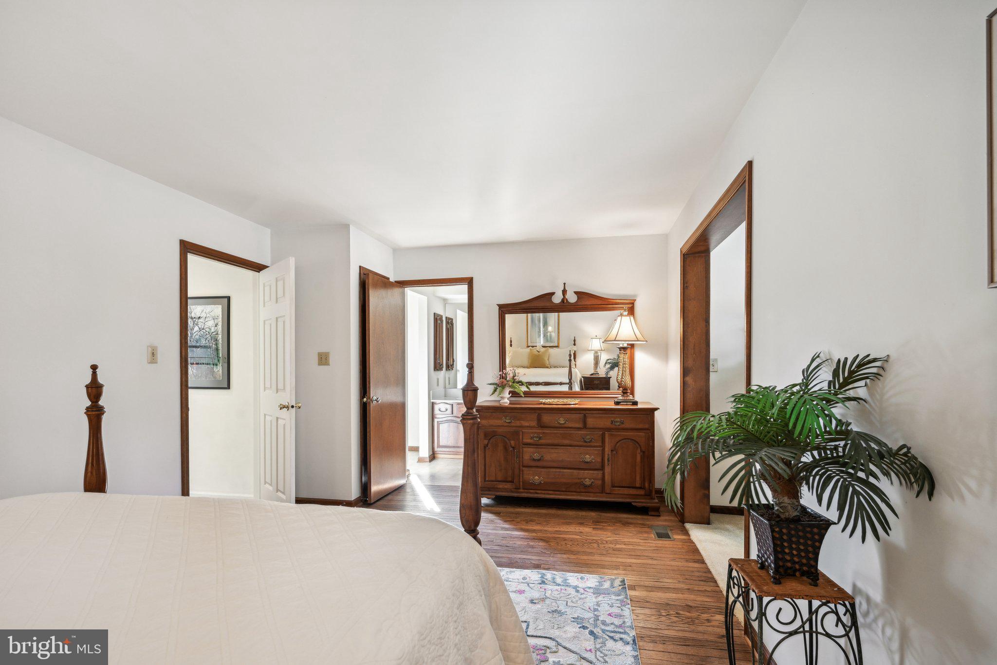 8 Kent Drive Hockessin, DE 19707 - Photo 31 of 62 Primary Bedroom