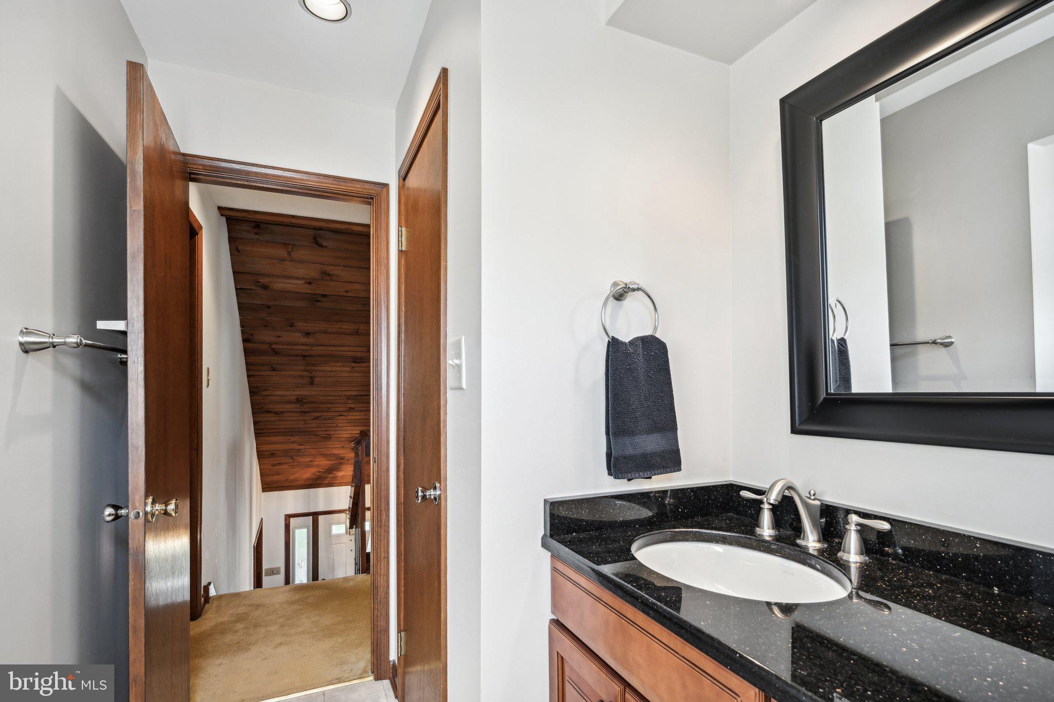 8 Kent Drive Hockessin, DE 19707 - Photo 45 of 62 Upper Level Bath