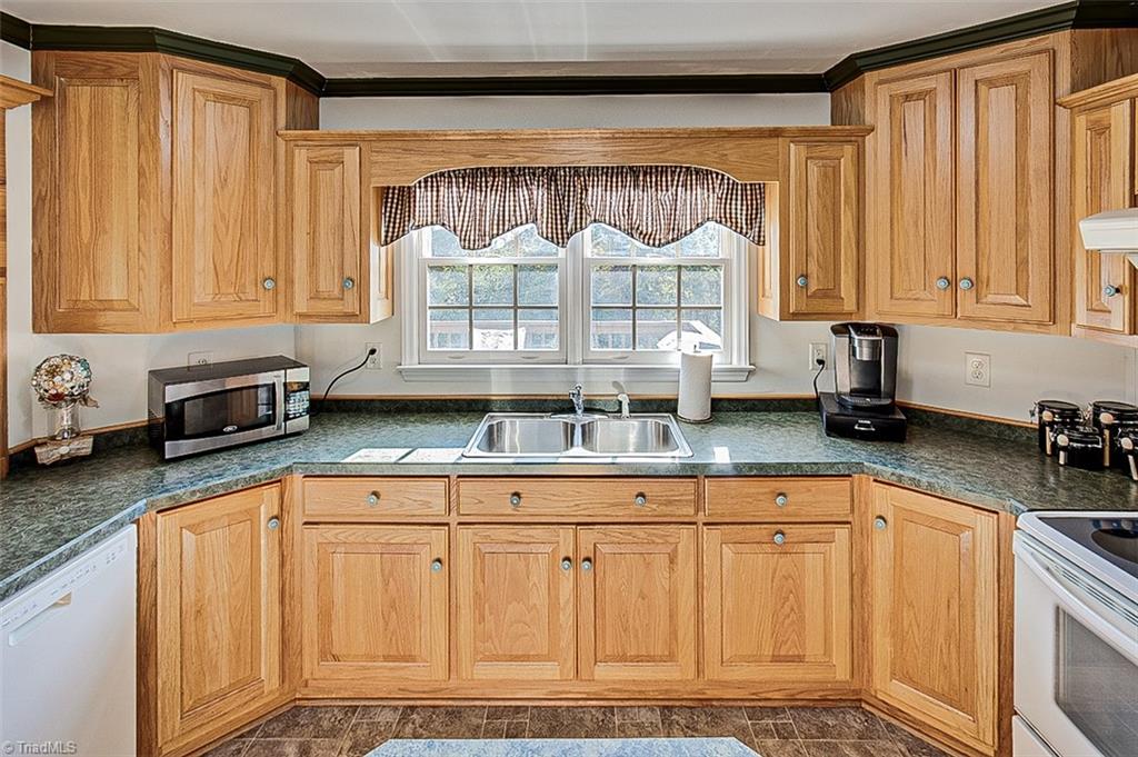 511 Sykes Farm Road Asheboro, NC 27205 - Photo 13 of 32 Gallery Image 13
