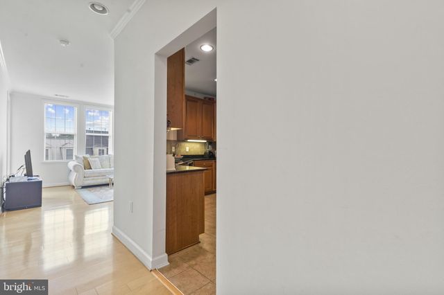 $333,000 | 400 Cameron Station Boulevard, Unit 328, Alexandria, VA 22304