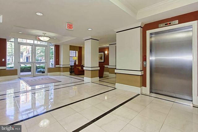 $333,000 | 400 Cameron Station Boulevard, Unit 328, Alexandria, VA 22304