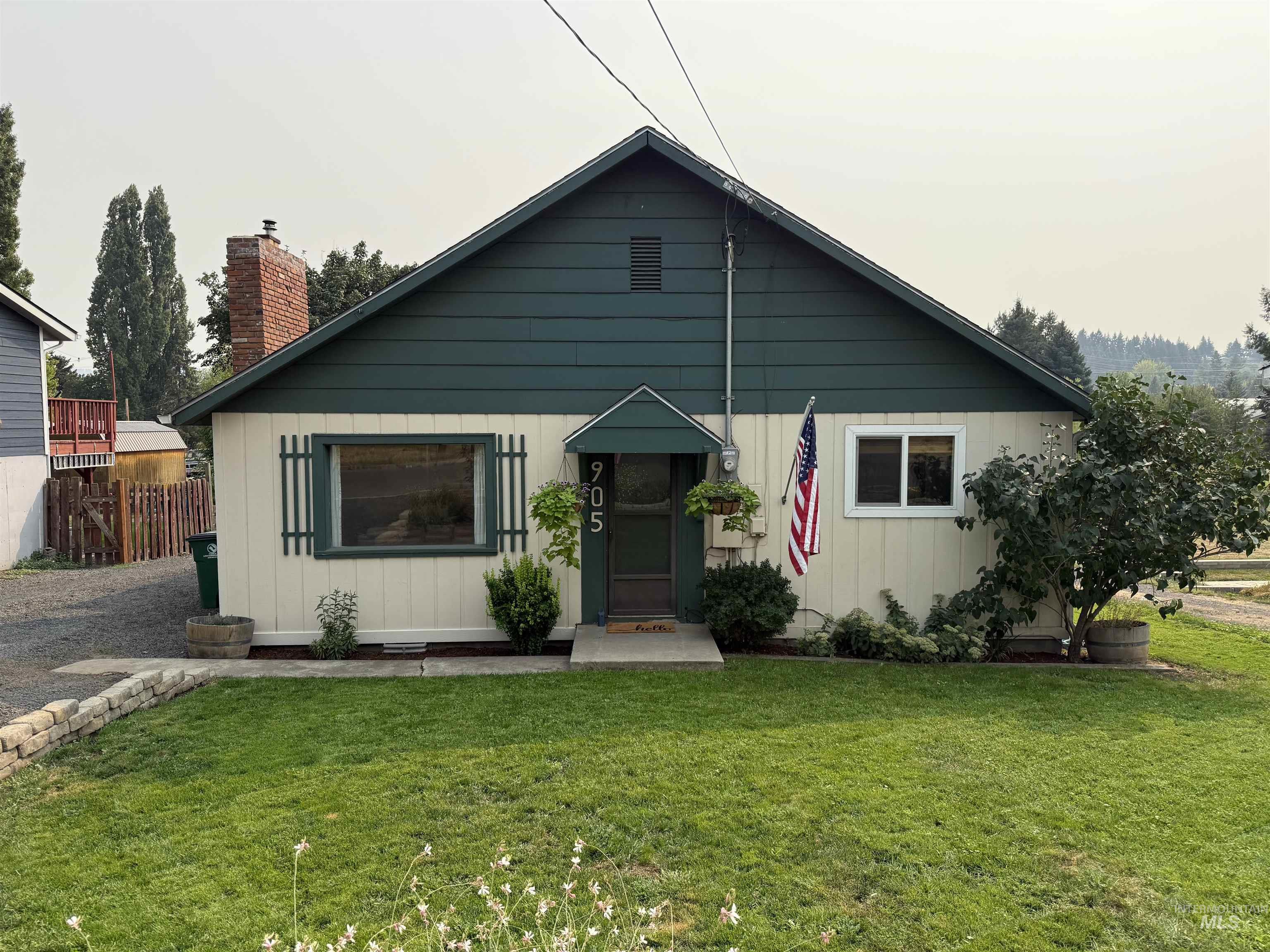 905 Kenneth Street Moscow, ID 83843 - Photo 1 of 1 View of front of property with a chimney and board and batten siding