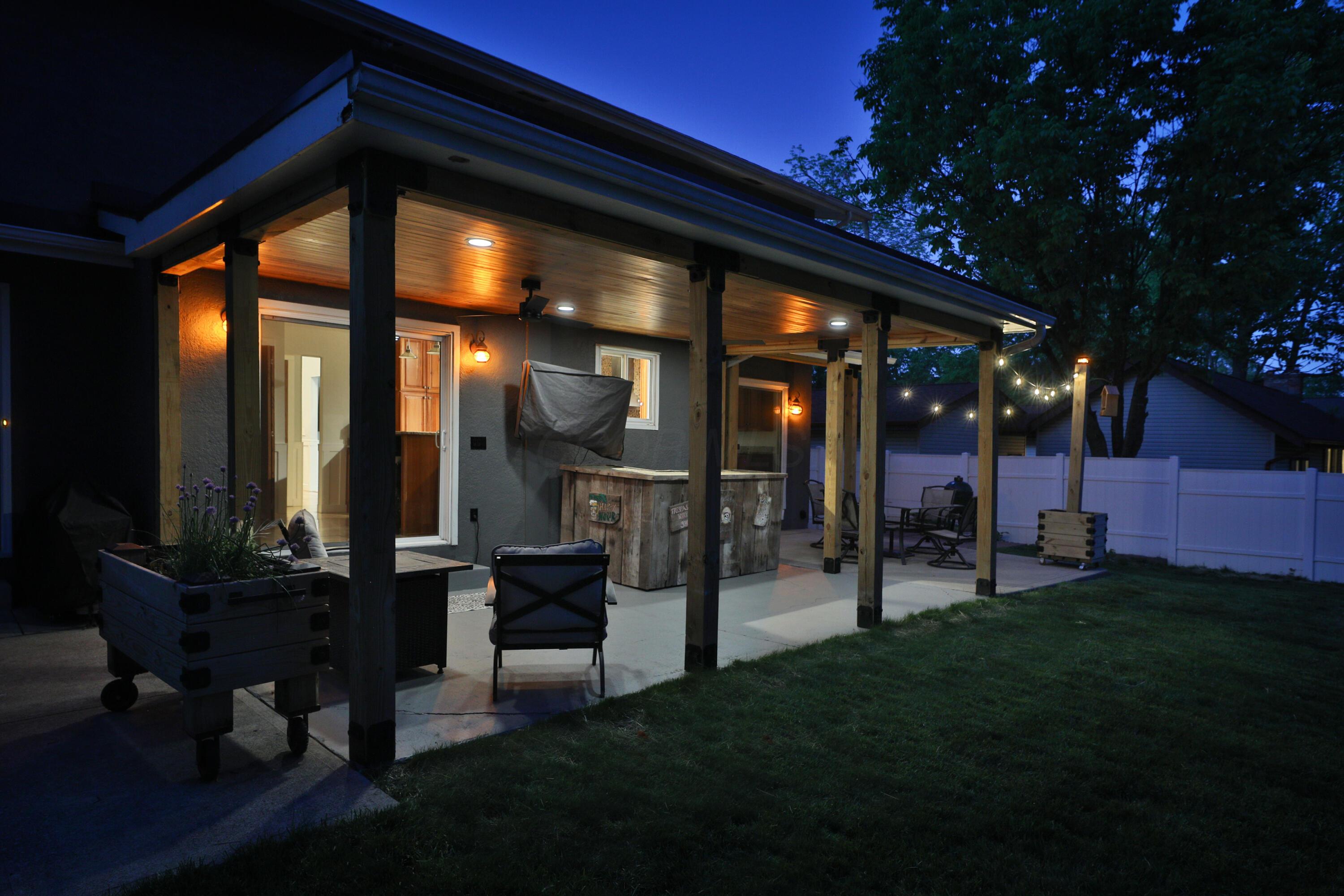 1363 Castleton Road North Columbus, OH 43220 - Photo 60 of 74 1363Castleton-Twilight-11