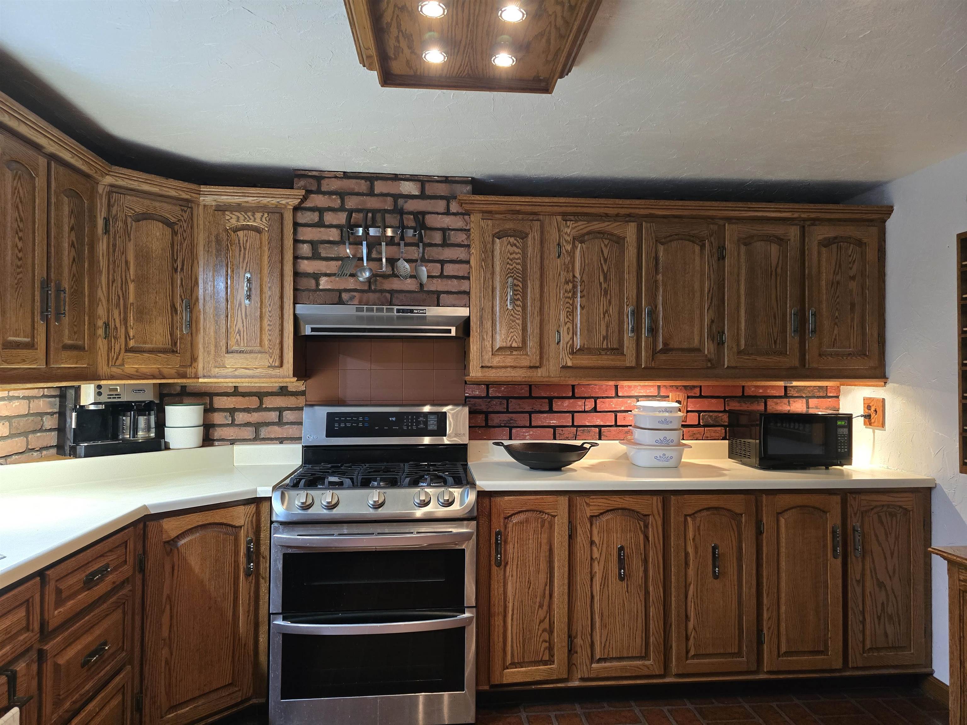 5634 South Huron Road Pinconning, MI 48650 - Photo 11 of 47