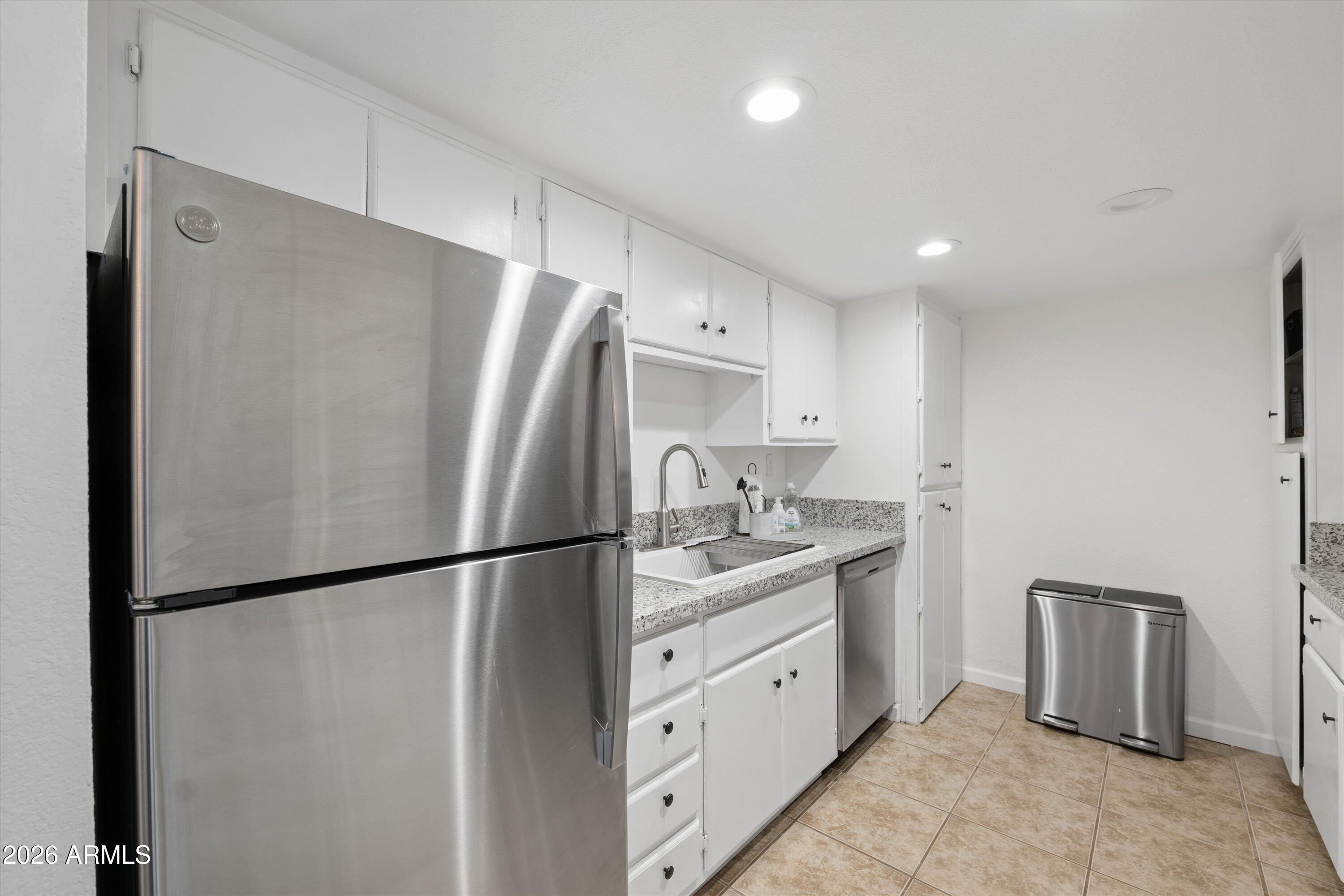 3825 East Camelback Road, Unit 186 Phoenix, AZ 85018 - Photo 2 of 30 07-P1751316