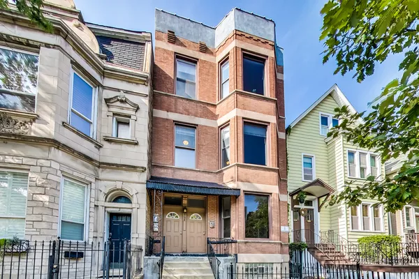 $6,000 | 1138 West Addison Street, Unit 1, Chicago, IL 60613