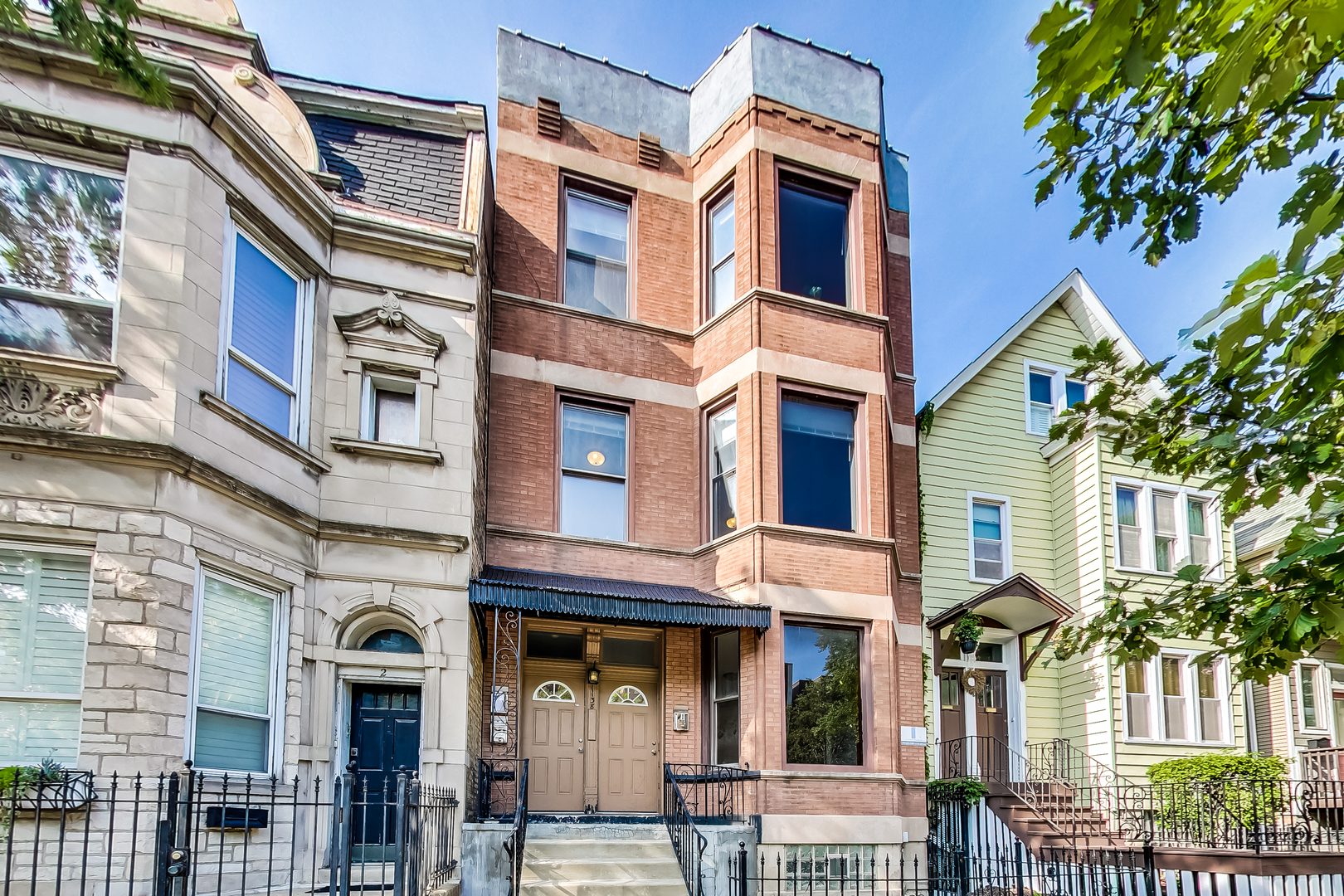 1138 West Addison Street, Unit 1 Chicago, IL 60613 - Photo 1 of 27