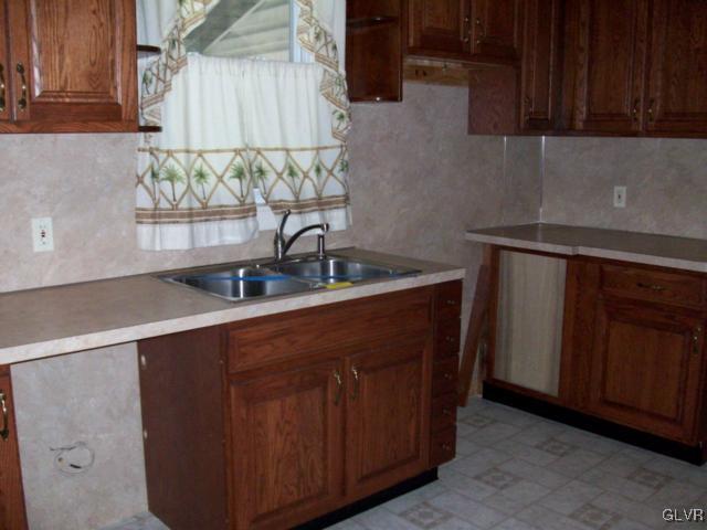 1248 Main Street Slatington, PA 18080 - Photo 4 of 5 Gallery Image 4