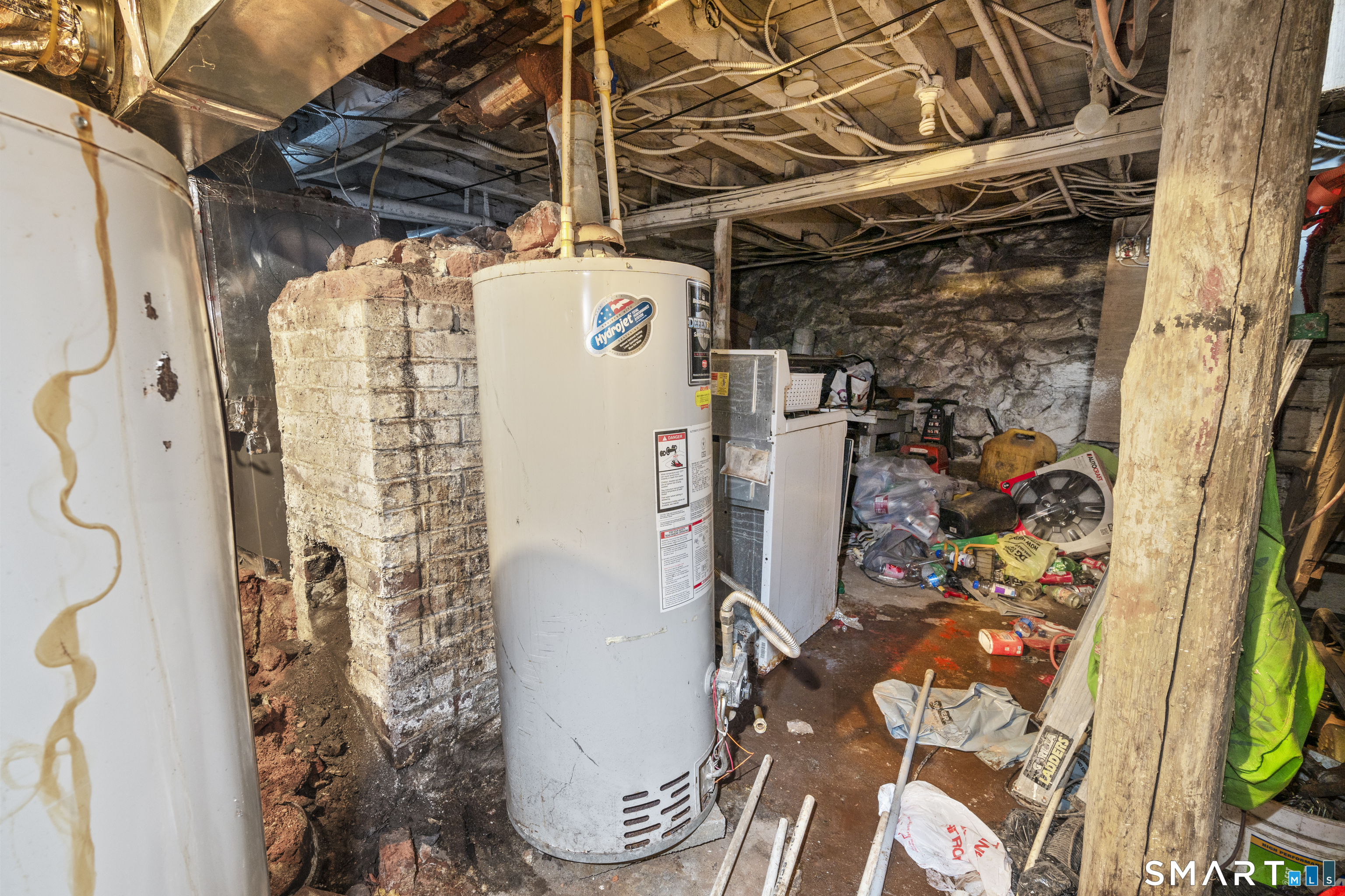 185 Bunker Hill Avenue Waterbury, CT 06708 - Photo 36 of 40 a view of a storage room