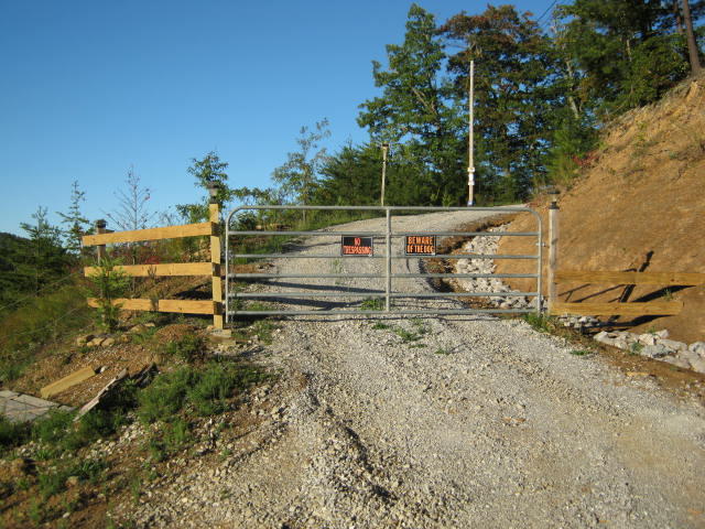 1438 Raccoon Loop Oneida, TN 37841 - Photo 20 of 35 IMG_1233