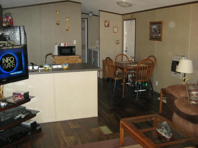 1438 Raccoon Loop Oneida, TN 37841 - Photo 8 of 35 IMG_1216