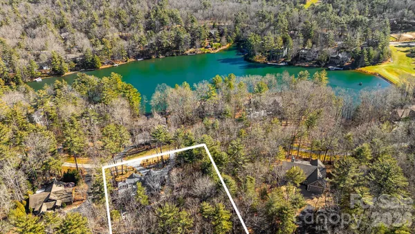 $1,895,000 | 202 Lakeshore Drive, Sapphire, NC 28774