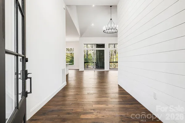 $1,895,000 | 202 Lakeshore Drive, Sapphire, NC 28774