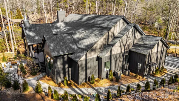 $1,895,000 | 202 Lakeshore Drive, Sapphire, NC 28774