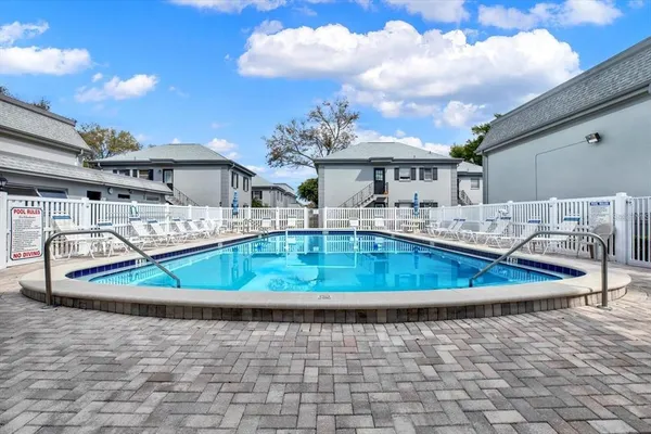 $2,450 | 6990 Place De La Paix, Unit 2B, South Pasadena, FL 33707