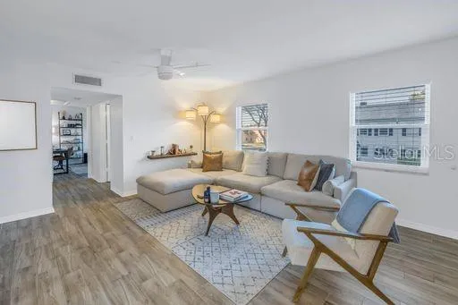 $2,450 | 6990 Place De La Paix, Unit 2B, South Pasadena, FL 33707