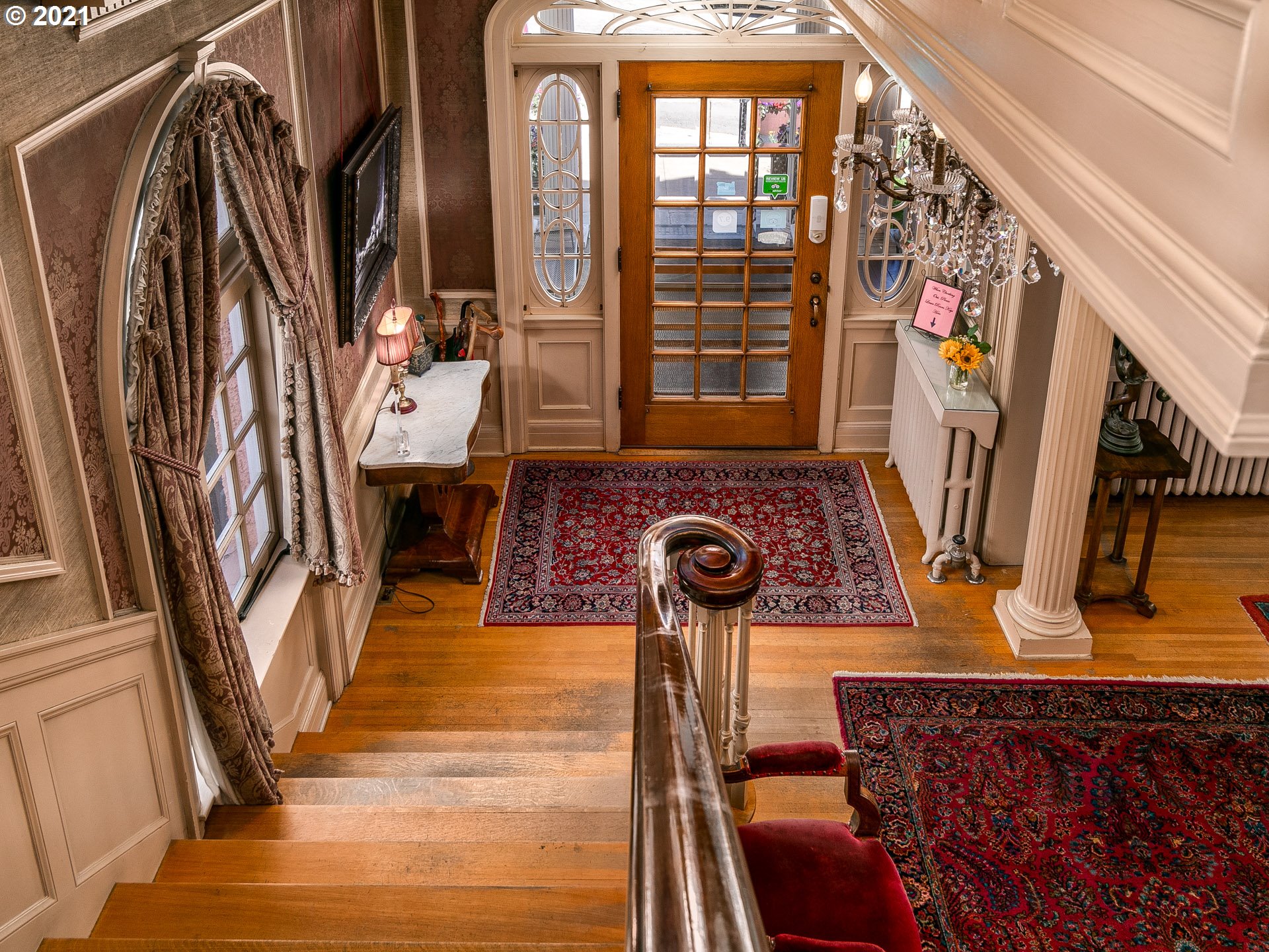 311 North Main Street Pendleton, OR 97801 - Photo 11 of 32 a view of entryway and hall