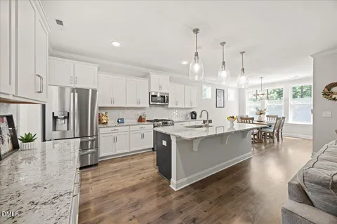 $595,000 | 307 West Amber Oak Drive, Selma, NC 27576