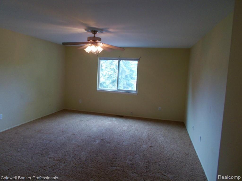 351 Torrent Court Rochester, MI 48307 - Photo 9 of 21 013.jpg