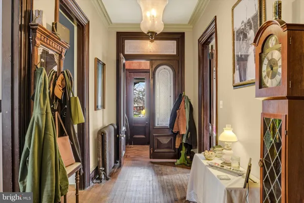 a view of an entryway with furniture
