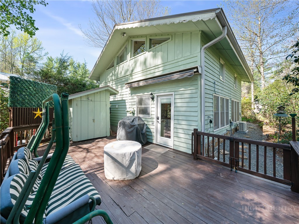 253 Black Pine Road Newland, NC 28657 - Photo 6 of 28