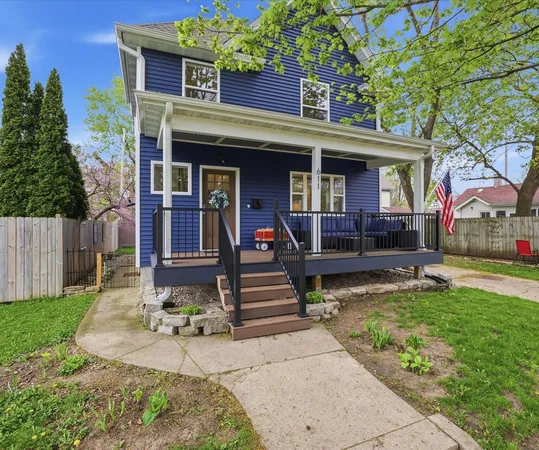 $328,200 | 611 Central Avenue, Beloit, WI 53511