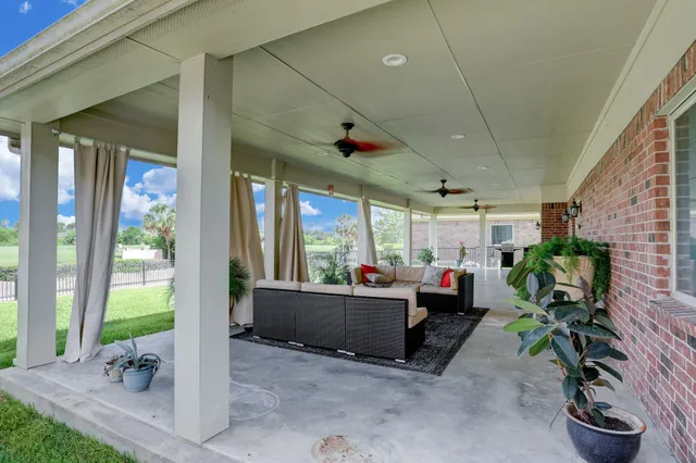 $2,950 | 307 Twin Timbers Lane, Kemah, TX 77565