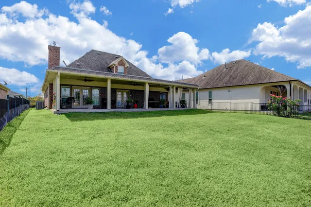 $2,950 | 307 Twin Timbers Lane, Kemah, TX 77565